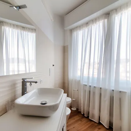 Apartment Turchese - By Myhomeincomo